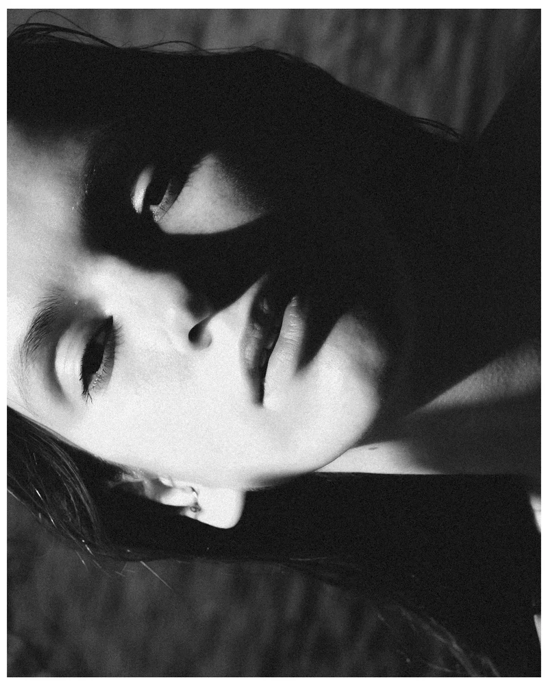 2026 — Портрет, Туман